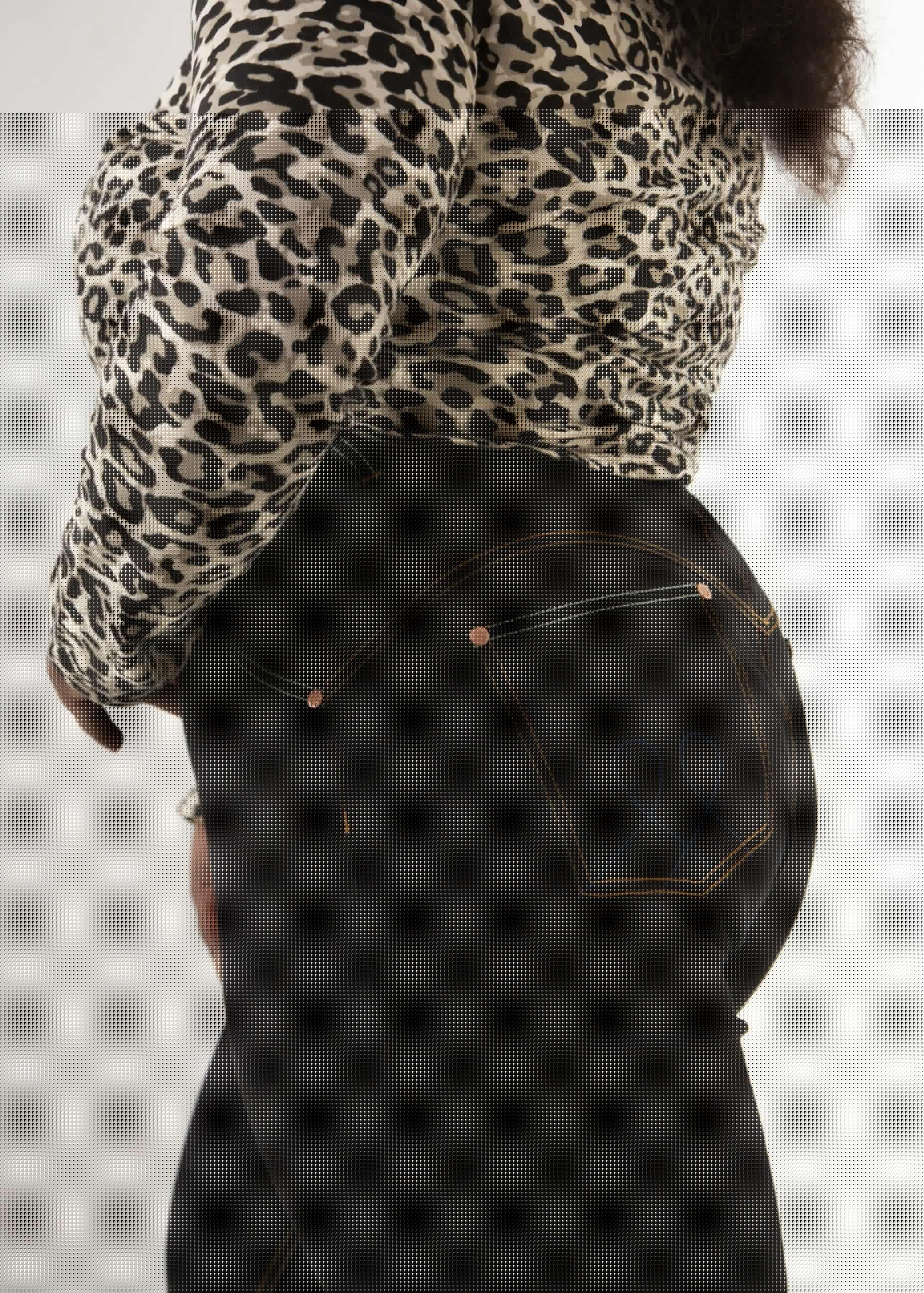 SS22_Classic Black Back Details